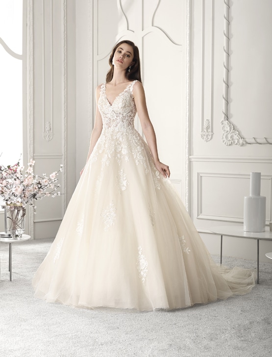 Robe de mariée Demetrios 813