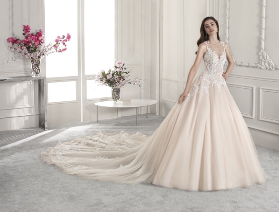 Robe de mariée Demetrios 819