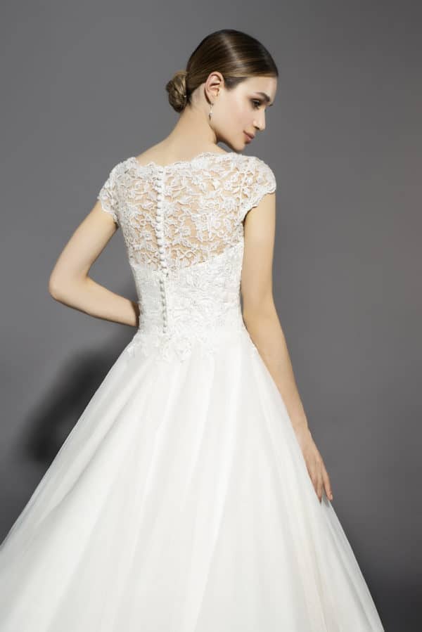 robe-de-mariee-lyne-mariage-cannes-couture-nuptiale-Maena-dos robe-de-mariee-lyne-mariage-cannes-couture-nuptiale-Maena-dos
