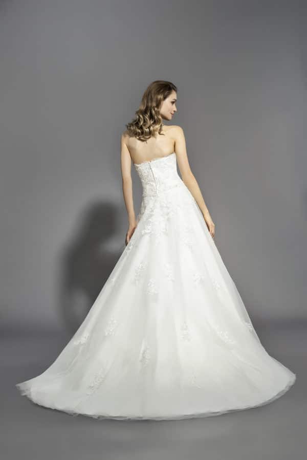 robe-de-mariee-lyne-mariage-cannes-couture-nuptiale-Mandy-Dos robe-de-mariee-lyne-mariage-cannes-couture-nuptiale-Mandy-Dos