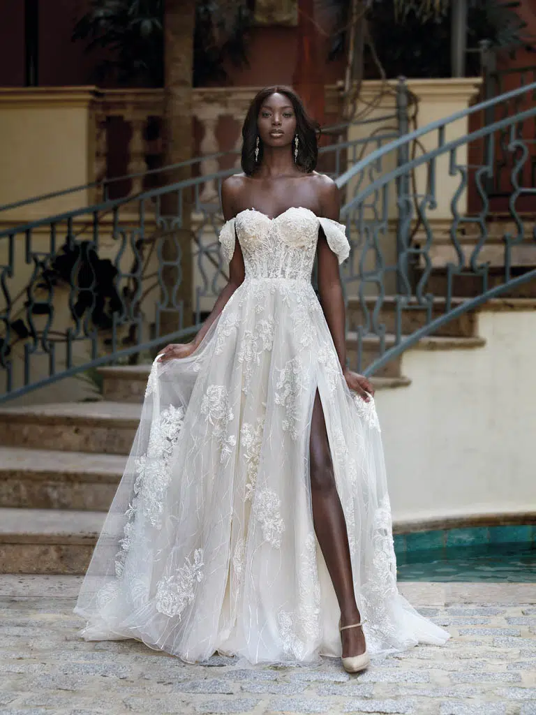 robe-de-mariee-demetrios-1200-1