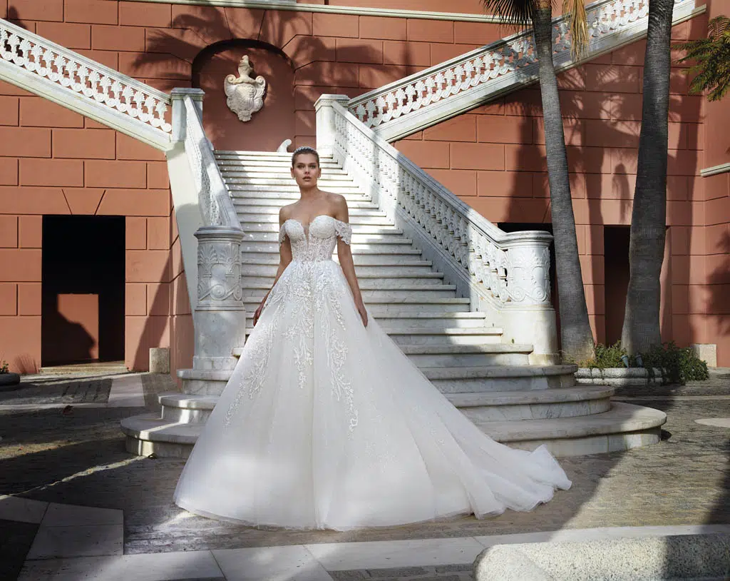 robe-de-mariee-demetrios-1210-1