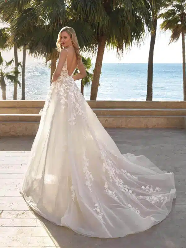 robe de mariee demetrios 1221 3