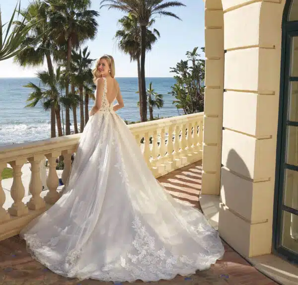 robe de mariee demetrios 1226 3