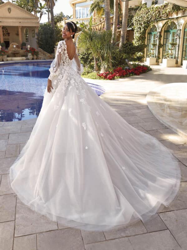 robe de mariee demetrios 1227 3