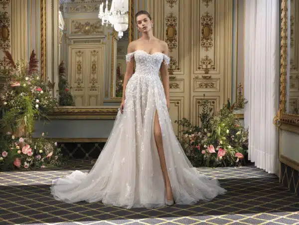 robe de mariee demetrios platinium 484 1