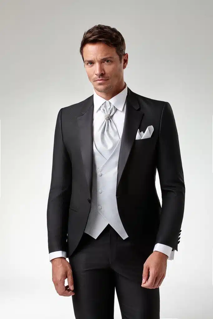 Costume Mariage Homme modele Petro Noir Lyne Mariage