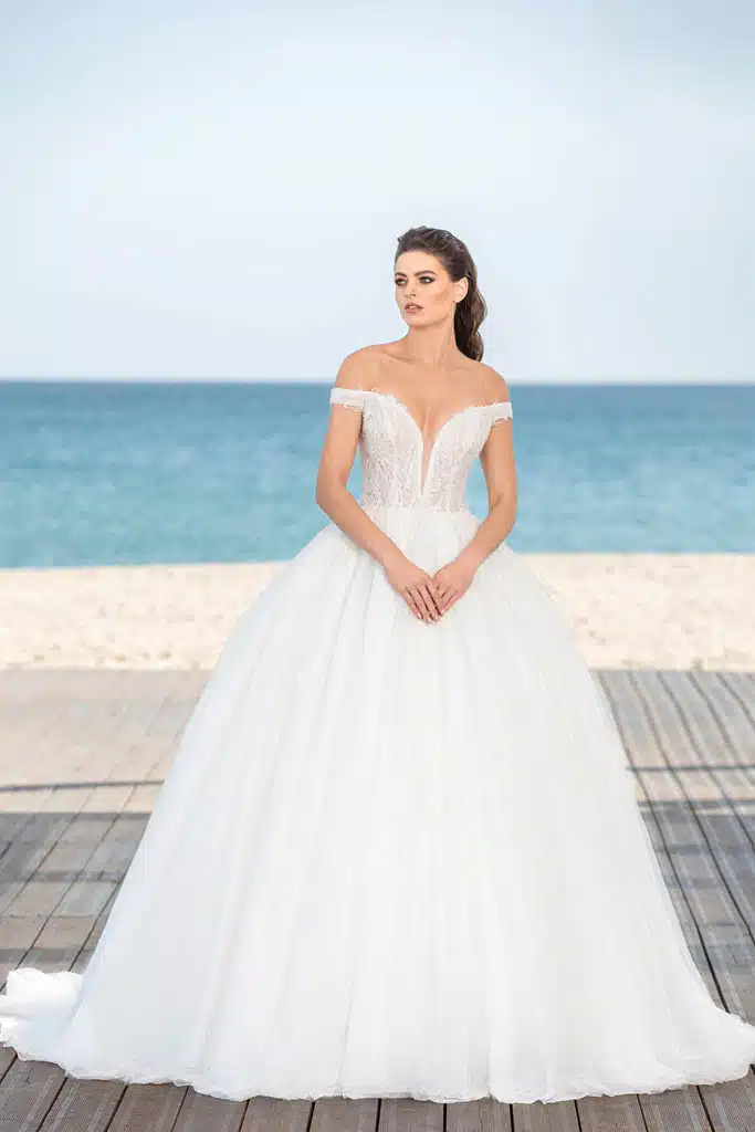 Robes de Mariee Kelly Supreme Showroom Lyne Mariage a Cannes 06